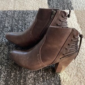 Women’s heeled booties